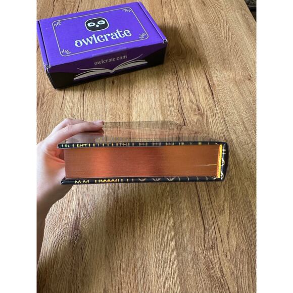 Owlcrate Signed Special Edition The Incandescent By Emily Tesh - Picture 6 of 9